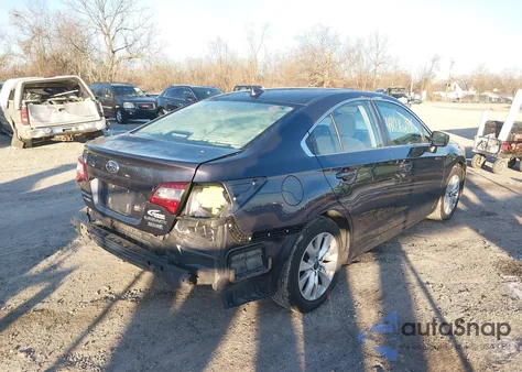 2017 Subaru Legacy 2.5I Premium z USA, uszkodzony, nr VIN 4S3BNAC60H3057793
